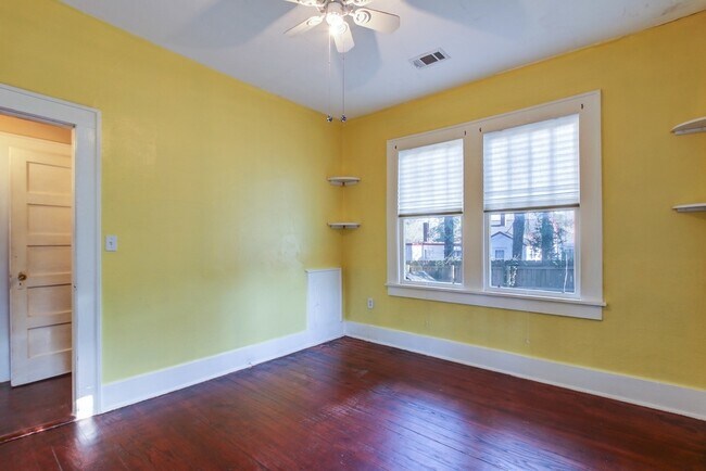 Building Photo - Beautiful Single Family house near downtown Savannah and Tybee Island