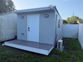 Building Photo - 1608 NW 51st Terrace