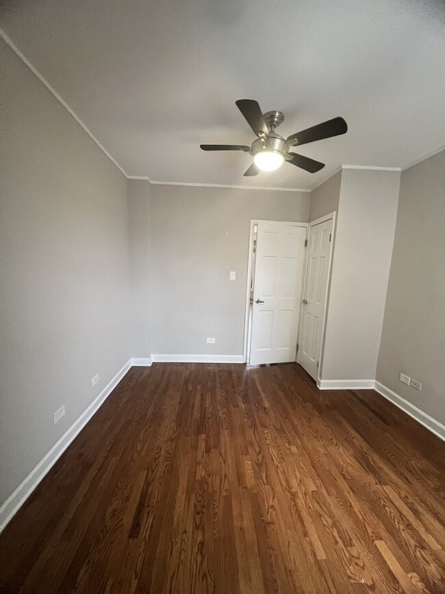 Building Photo - 426 W Belmont Ave