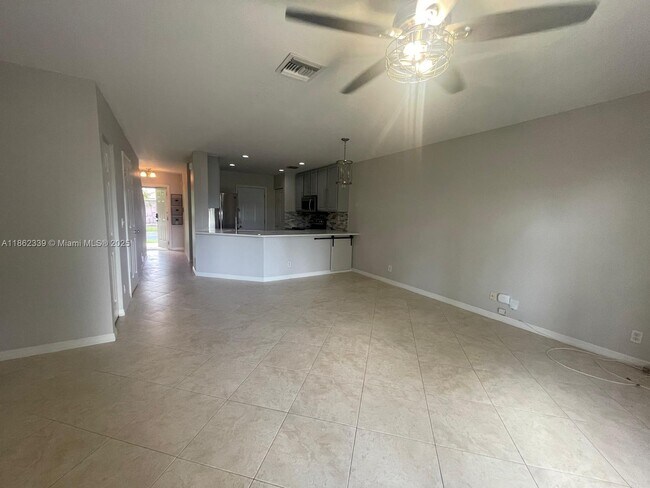 Building Photo - 8660 S Southgate Shores Cir