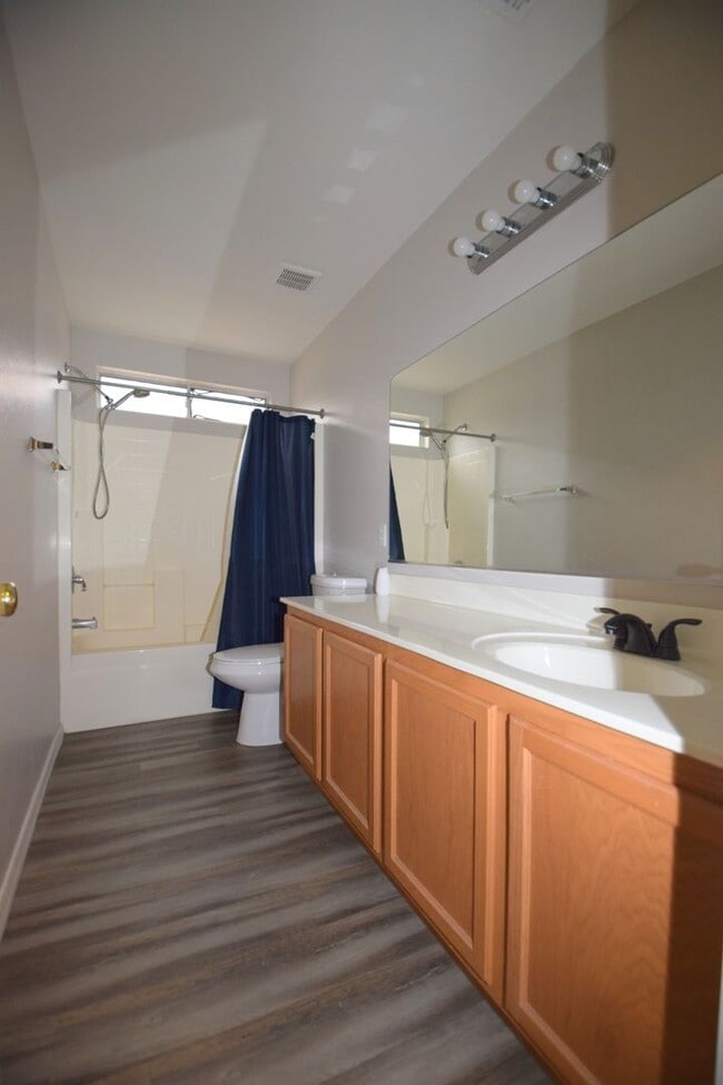 Building Photo - Beautiful Copper Basin Home!