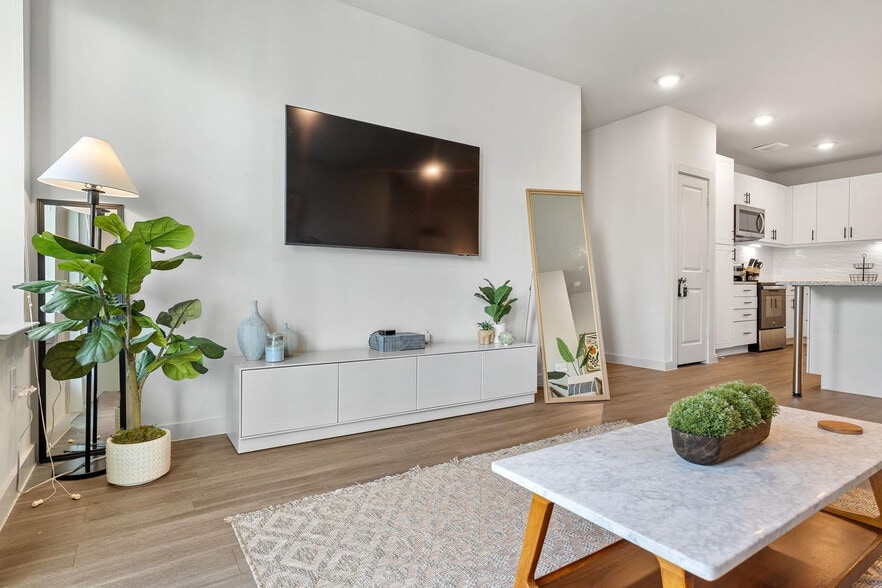 Building Photo - 5820 1/2 Cameron Road-SI FL3-ID1303393P