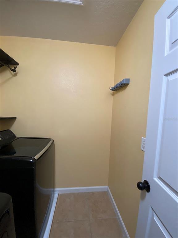 Building Photo - 10285 Park Commons Dr