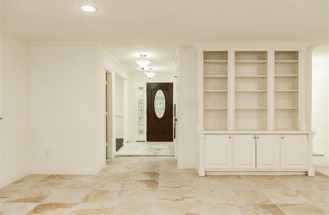 Building Photo - 5807 Boyce Springs Dr