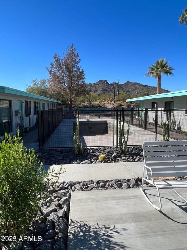 Building Photo - 7440 E Cave Creek Rd