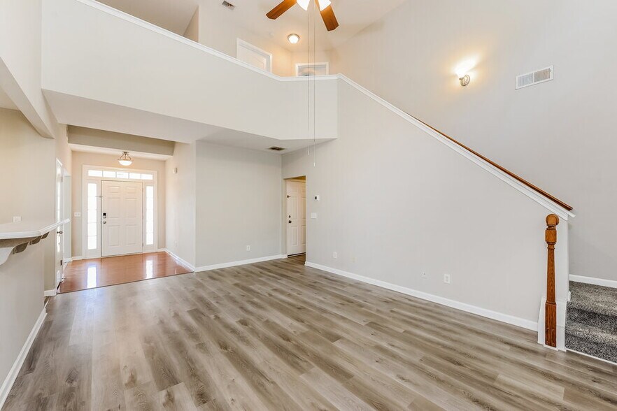 Building Photo - 840 Topaz Valley