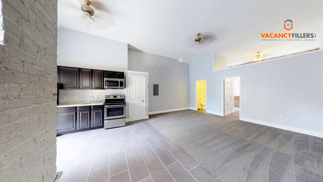 Building Photo - 507 N Paca St
