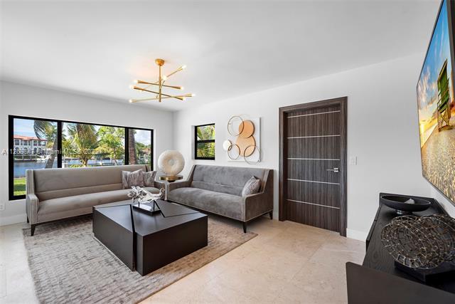 Building Photo - 540 Reinante Ave