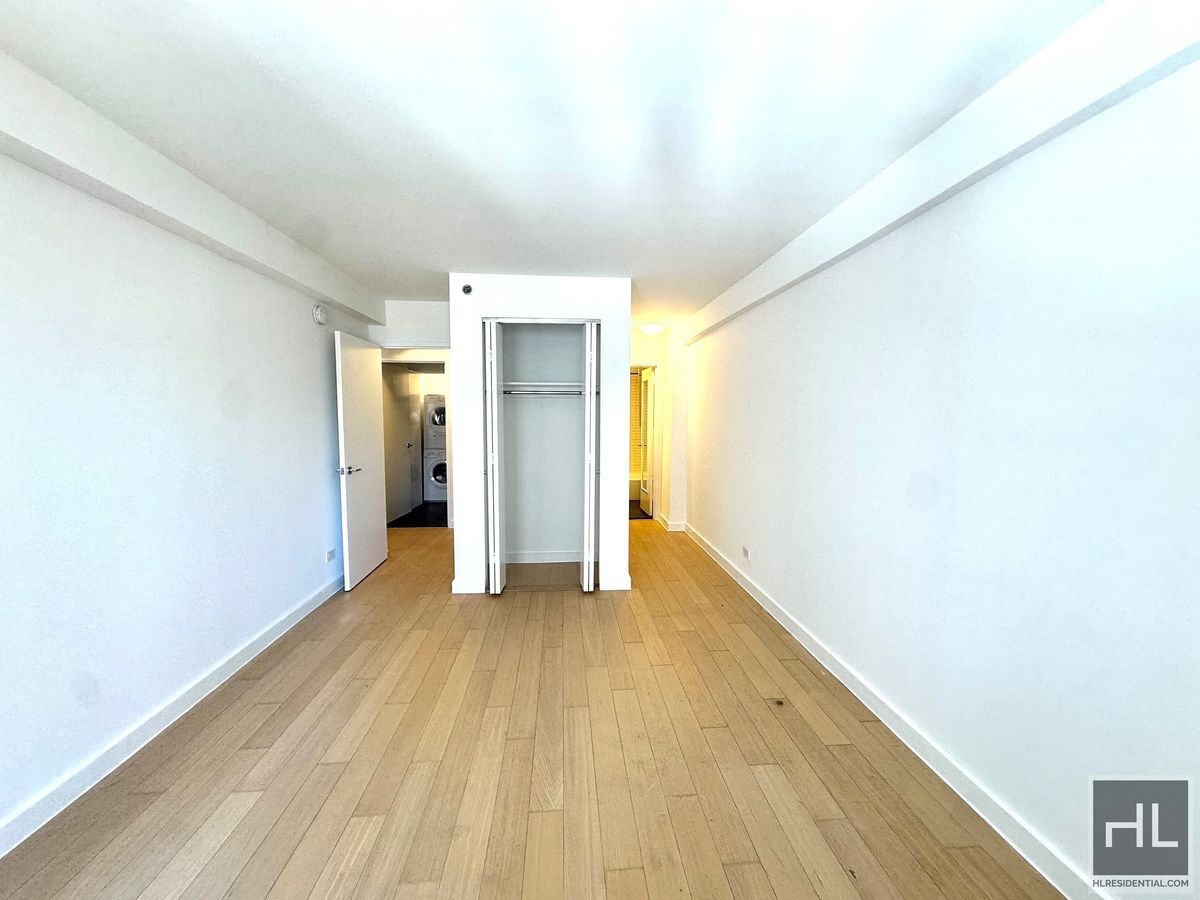Building Photo - East 39th Street