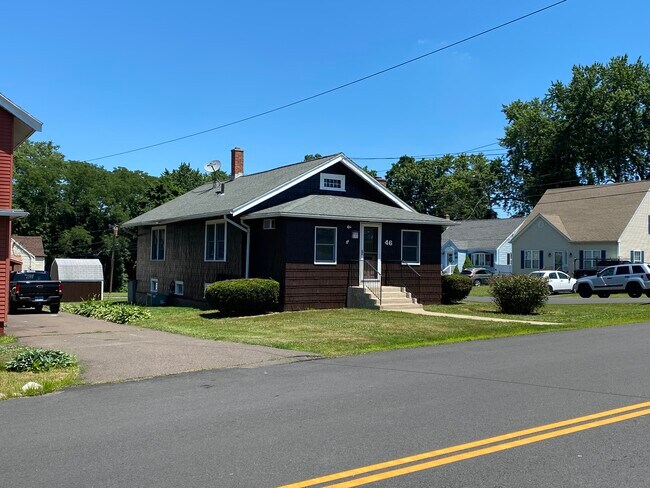 Building Photo - 46 Dix Ave