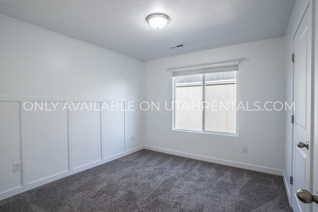 Building Photo - 578 Sugar Beet Dr