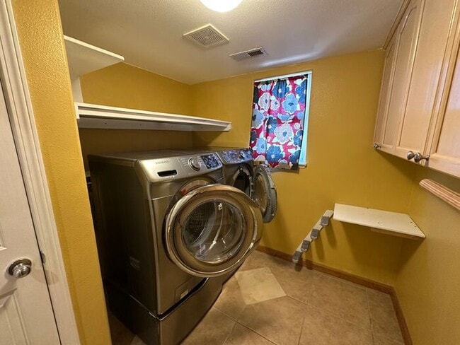 Building Photo - 2860 Brittania Ct