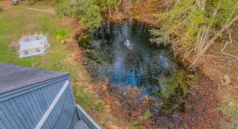 Building Photo - 14 Creek Dr