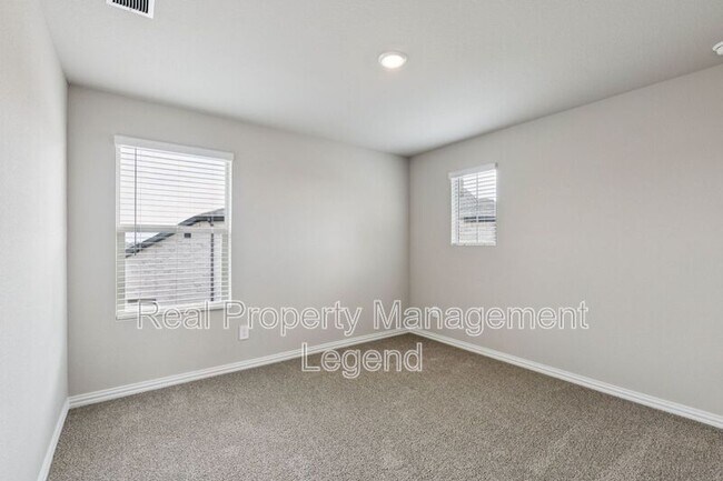 Building Photo - 4018 Sandstone Dr
