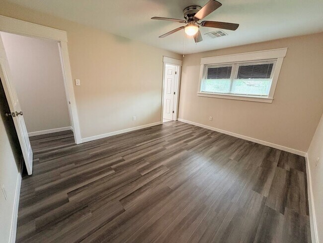 Building Photo - Spacious 3-Bedroom House in Lake Charles - Huge Backyard & Storage Shed