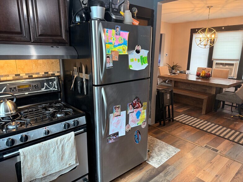 Building Photo - 359 Colvin Ave