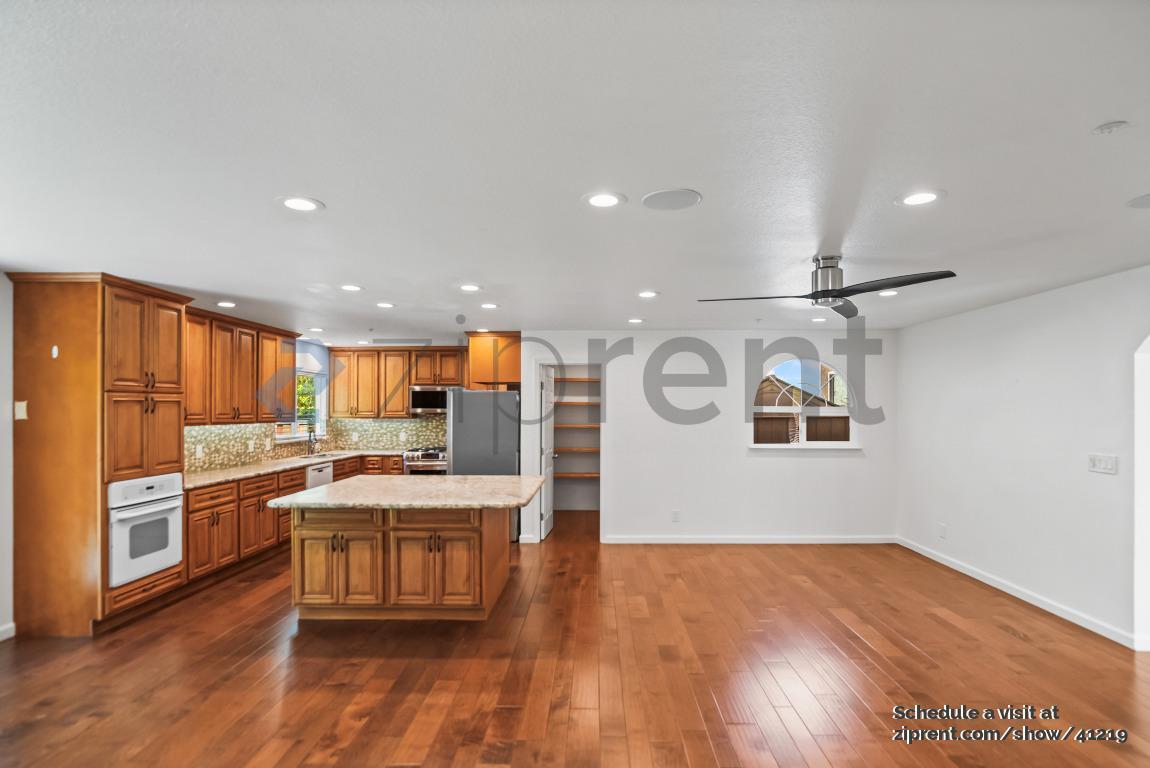 Building Photo - 625 San Gabriel Ave
