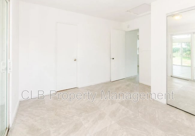 Building Photo - 36 Brooks Dr
