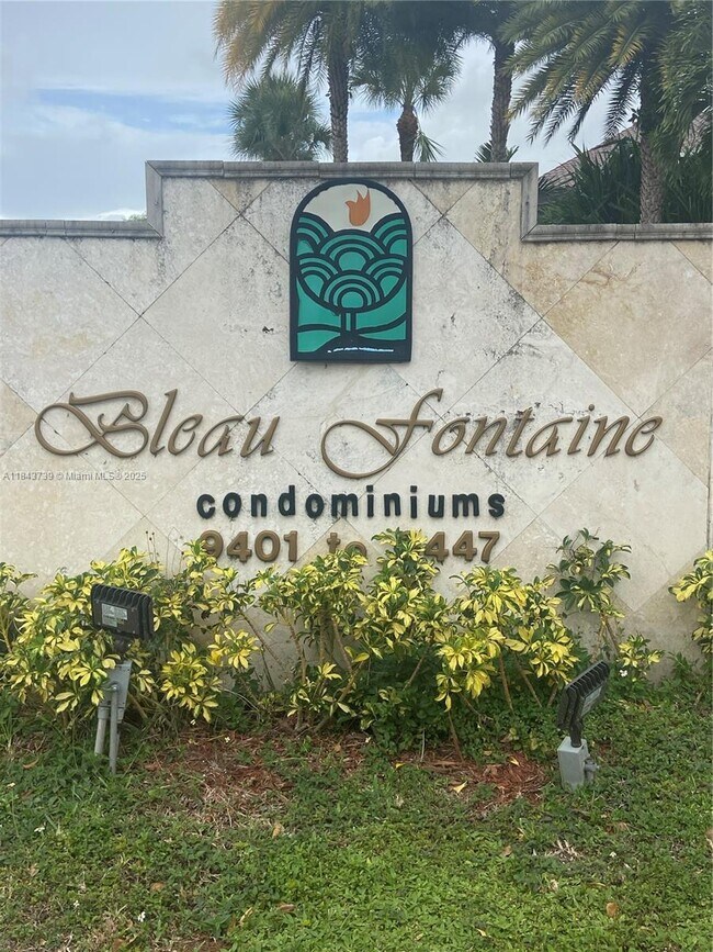 Building Photo - 9407 Fontainebleau Blvd