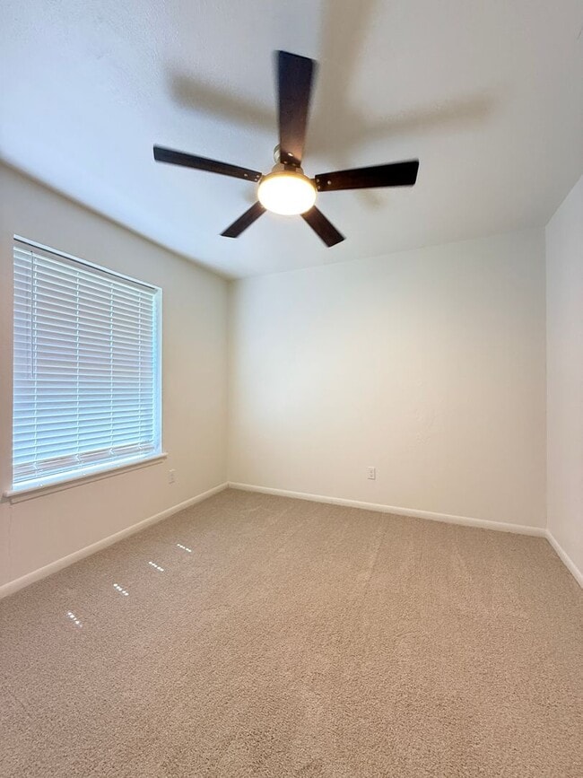 Building Photo - Beautiful 4 Bedroom 1.5 Bath - City View ISD
