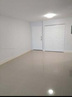 Building Photo - 110 Fontainebleau Blvd