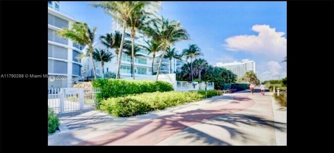 Building Photo - 6515 Collins Ave