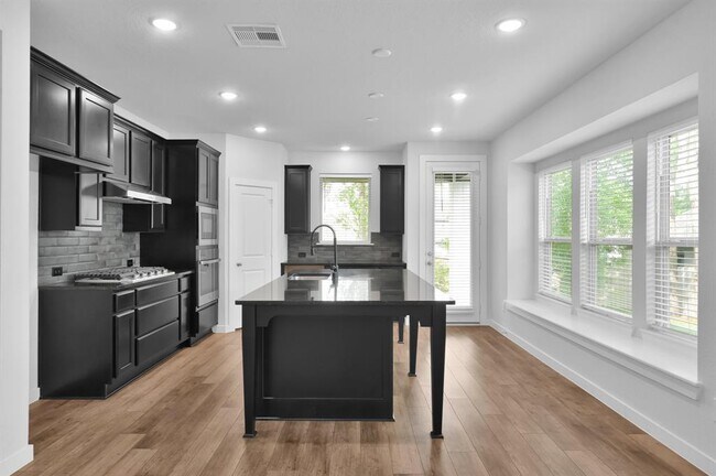 Building Photo - 109 Morning Nook Ct