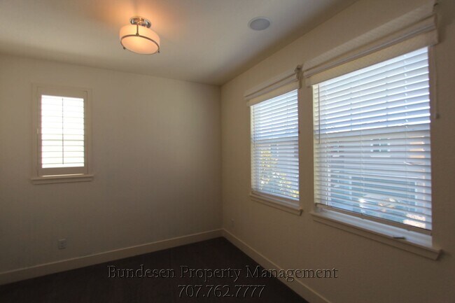 Building Photo - 5350 Kelliann Pl