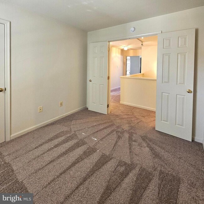 Building Photo - 13120 Misty Glen Ln