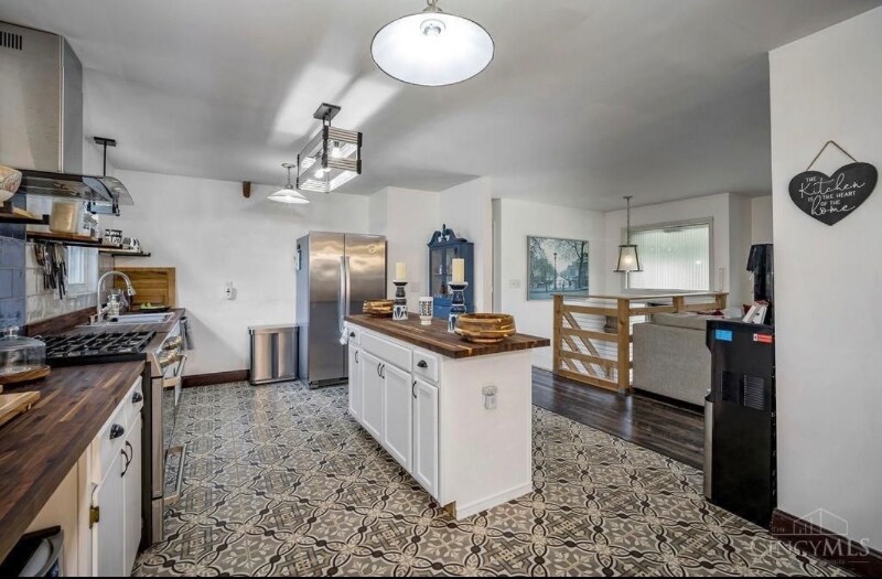 Building Photo - 515 Maxine Dr