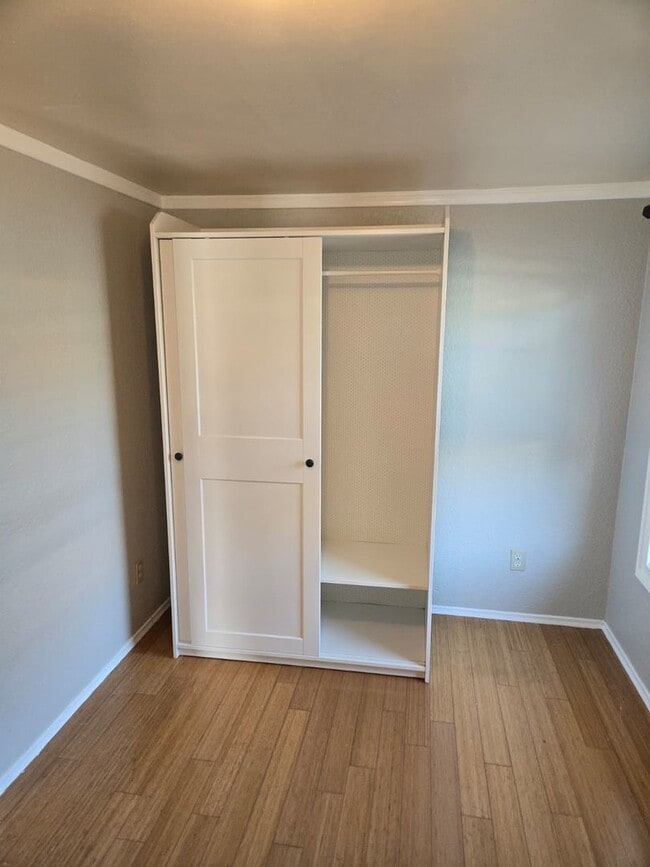 Building Photo - Well-Maintained San Diego Home with Classi...