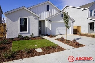 Building Photo - Gorgeous New Build off of Calloway and 7th...