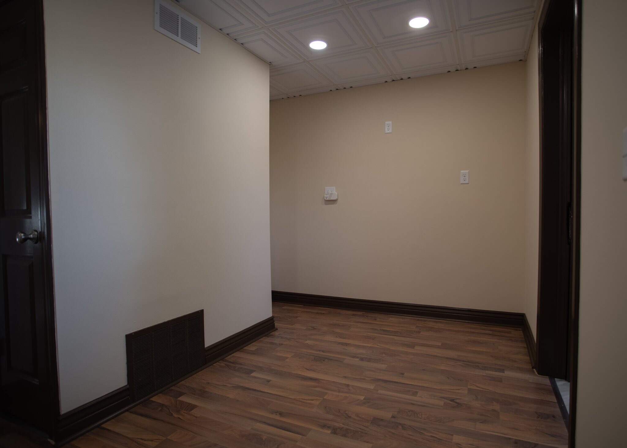 Building Photo - 121 N 38th Ave