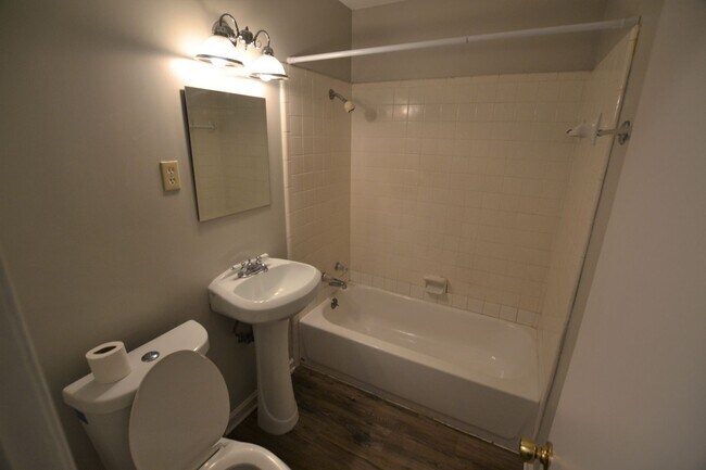 Building Photo - Location!  Location!  Newly updated, 3 bedroom, 1.5 bath home in Baker