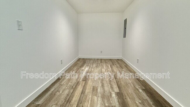 Building Photo - 3102 N 19th St