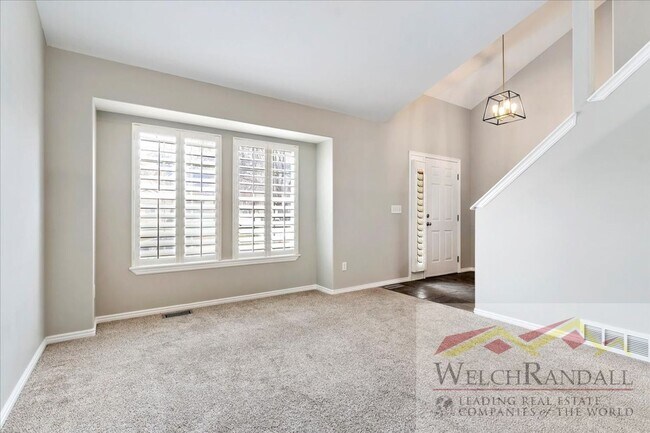 Building Photo - Stunning 5-Bedroom Home in Sandy – Move-In Ready