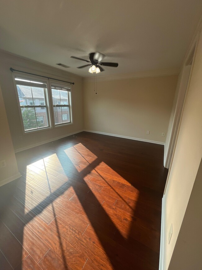 Building Photo - 1334 Kingston Trail