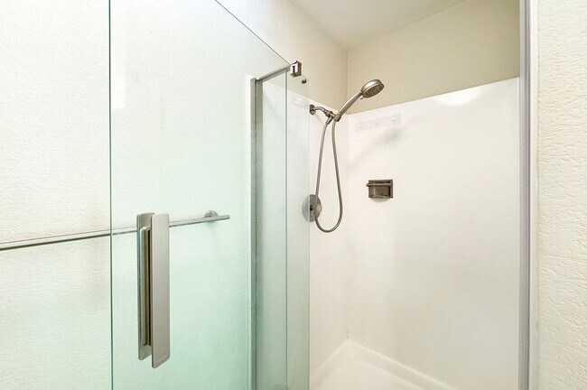 Building Photo - 373 Mananai Pl
