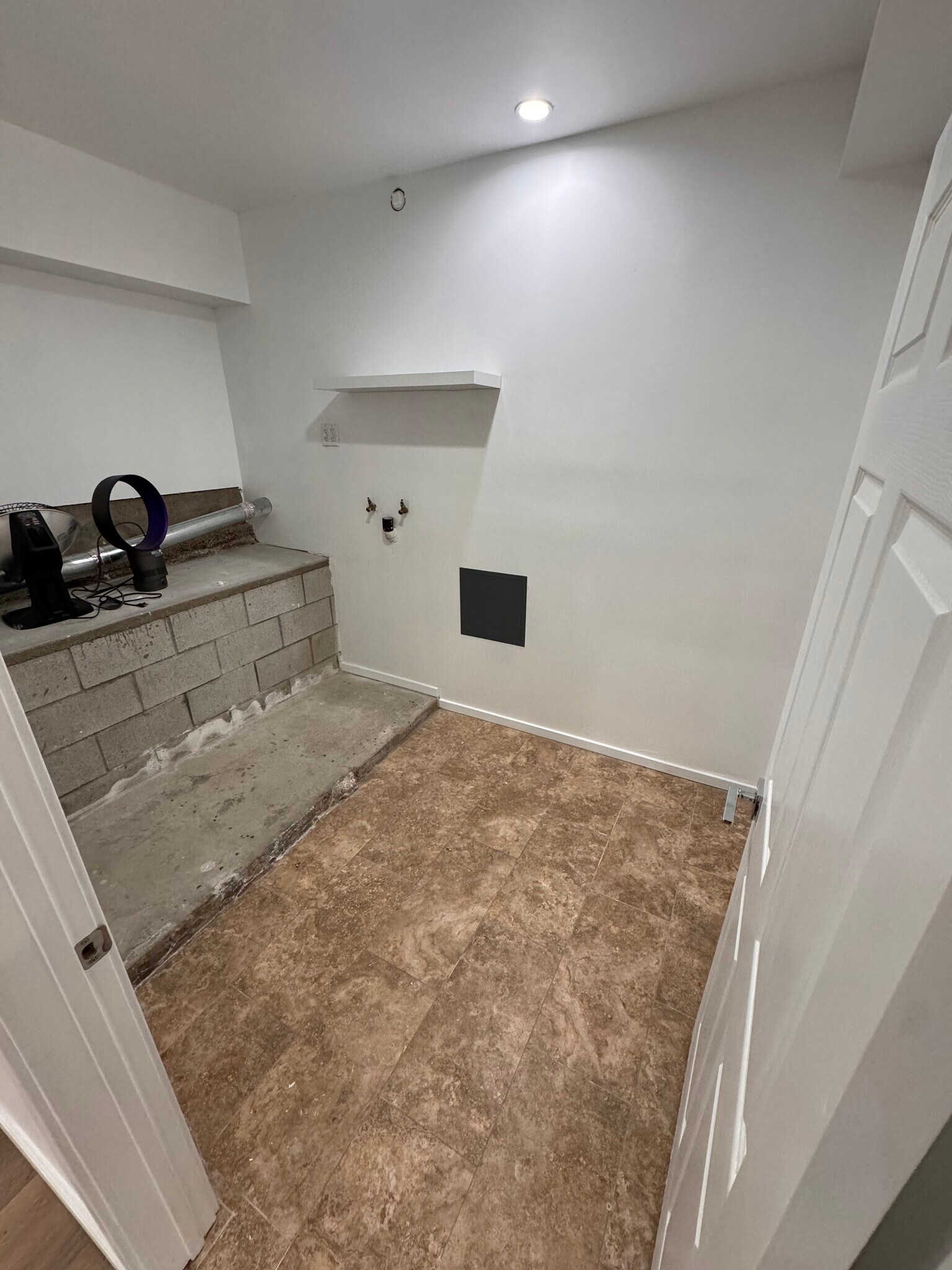 Building Photo - 1726 Bryn Mawr Ave