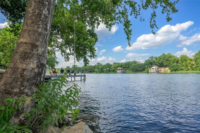 Building Photo - 14501 Blue Jay Point