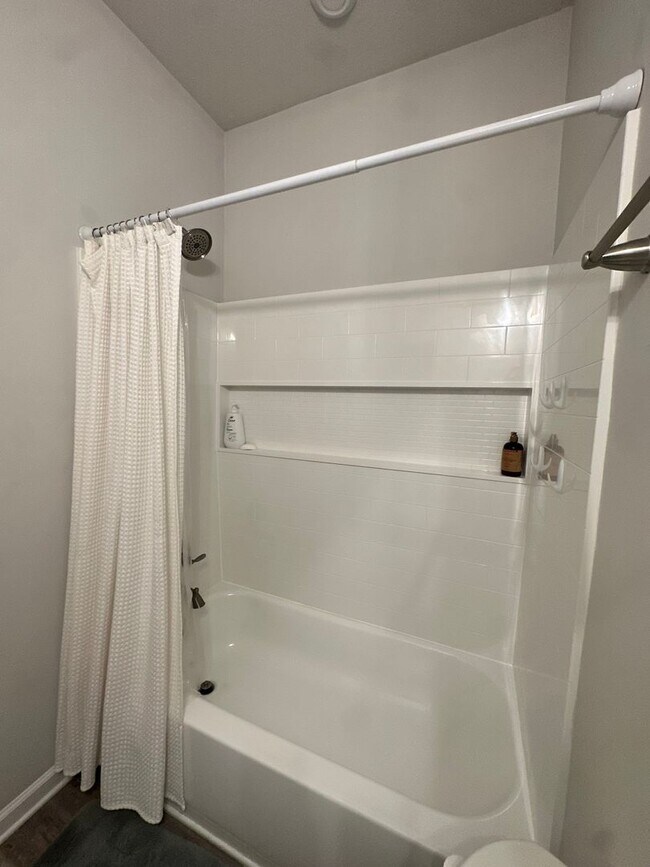 Building Photo - New construction 3 bedroom, 3.5 bathroom c...