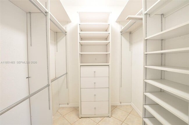 Building Photo - 10502 SW 77th Ct