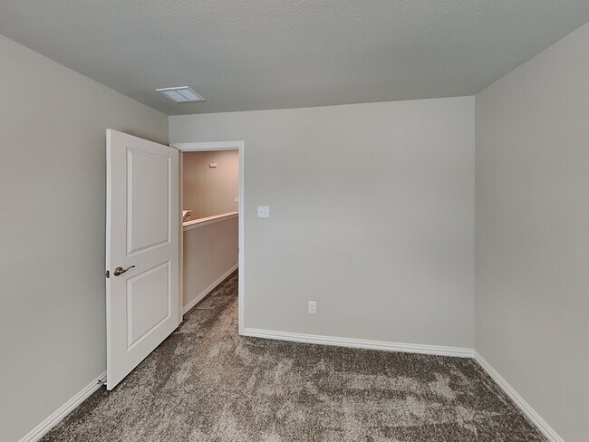 Building Photo - 5533 Baker Creek Rd
