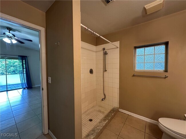 Building Photo - 8347 Caloosa Rd