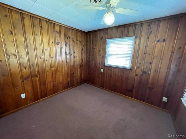 Building Photo - 26604 Groveland St