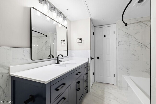 Building Photo - 690 NJ-23