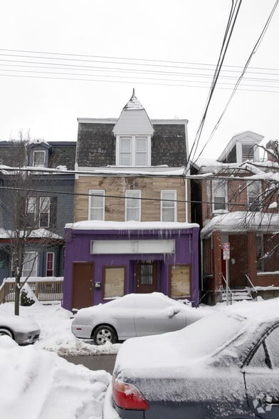 Building Photo - 352 Atwood St