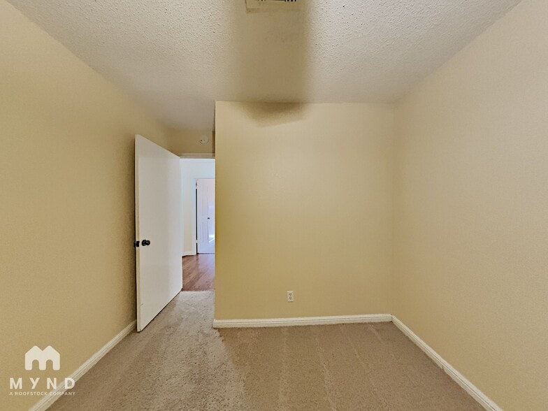 Building Photo - 14605 Gold Fish Pond Ave