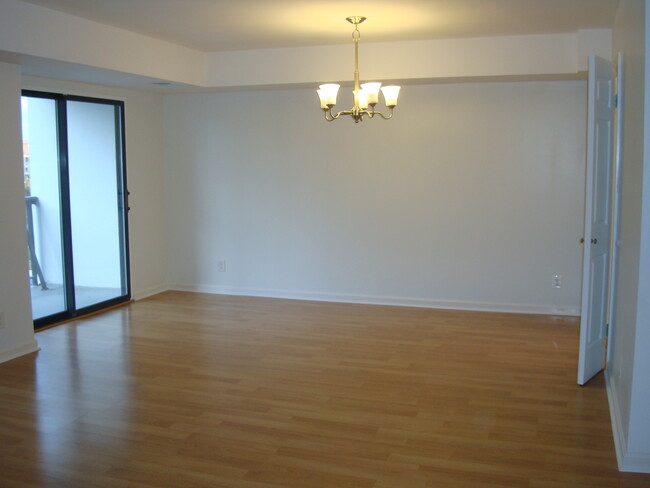 Dining Room - 3800 Powell Ln