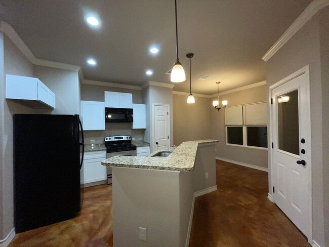 Building Photo - Town home for rent
